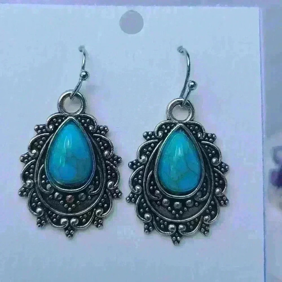 Vintage turquoise like silver tone earrings - Picture 8 of 16